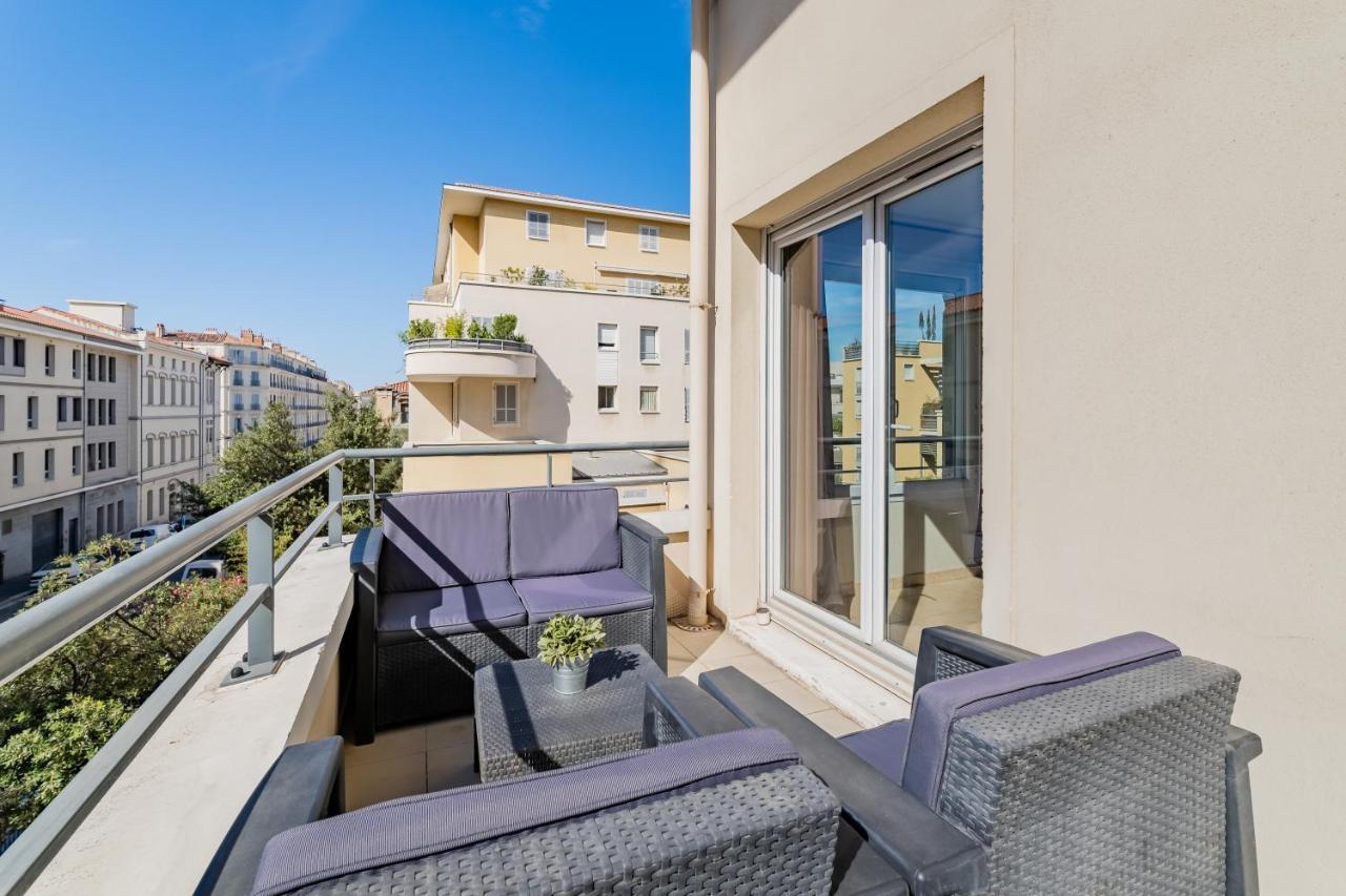 La Joliette; Duplex 2 Chambres, Parking Inclus+ Terrasse+ Ascenseur マルセイユ エクステリア 写真